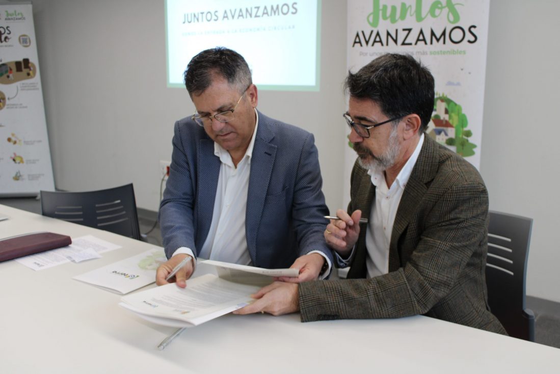 Firma convenio entre el presidente del Consorcio Terra y el alcalde de San Vicente